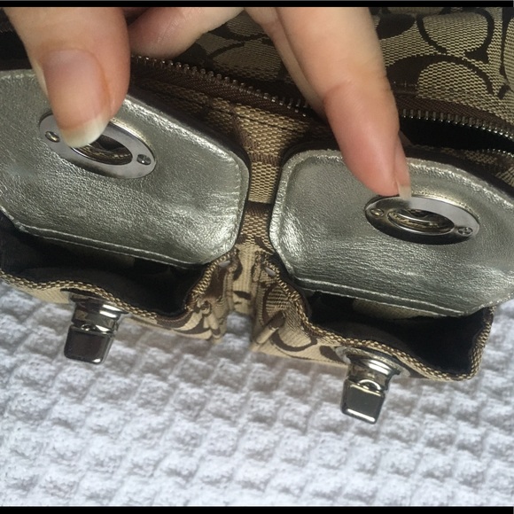 Coach Signature Gallery Double Pocket Pouch FS1751 (SOLD) - Picture 7 of 8